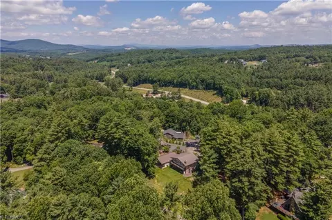 View/Area - 81 Pine Tree Dr, Roaring Gap, NC 28668 photo 5 of 7