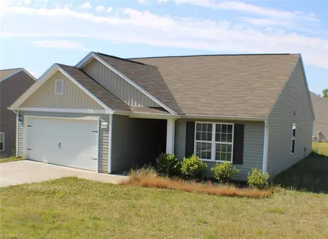 4035 Meredith Woods Ln, Winston Salem, NC 27107