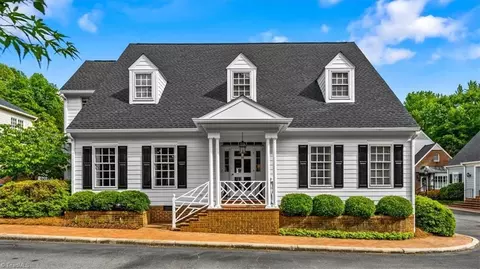12 Charleston Sq, Greensboro, NC 27408