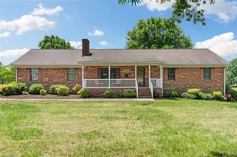 1540 Thomas Rd, Lexington, NC 27295