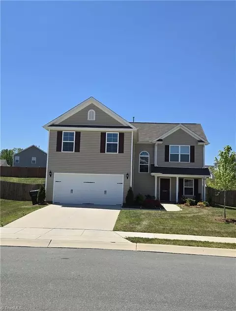 1049 Thicket Dr, Burlington, NC 27217
