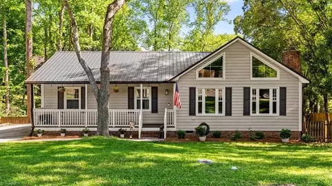 109 Brookleigh Ct, Trinity, NC 27370