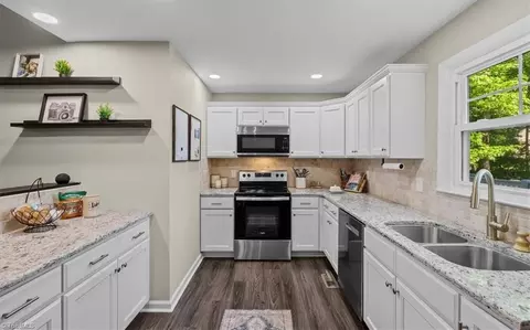 Kitchen - 109 Brookleigh Ct, Trinity, NC 27370 photo 2 of 4