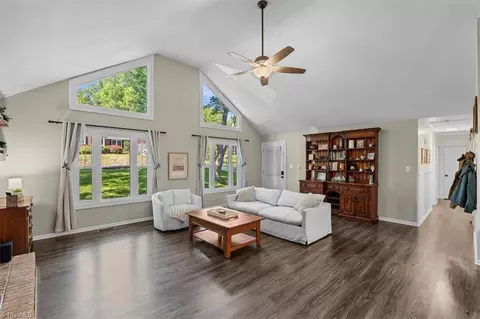 Living - 109 Brookleigh Ct, Trinity, NC 27370 photo 1 of 3