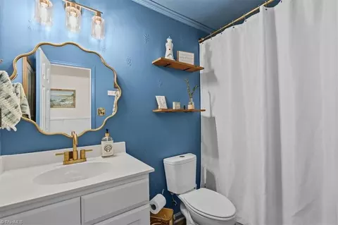 Bath - 109 Brookleigh Ct, Trinity, NC 27370 photo 3 of 3