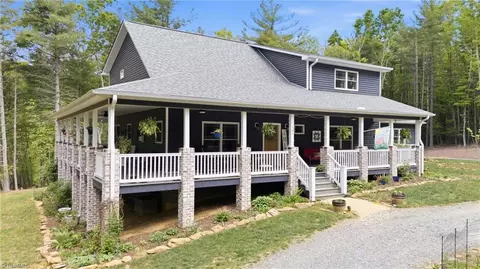 184 Still Hollow Ln, Glade Valley, NC 28627