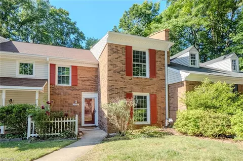 2696 Saint Johns Pl, Winston Salem, NC 27106