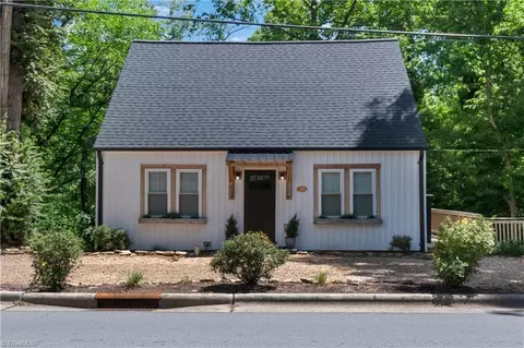 706 Elk Spur St, Elkin, NC 28621