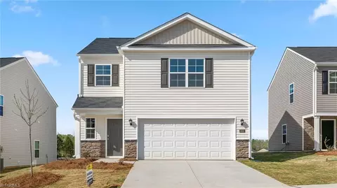 203 Beechwood Cir, Thomasville, NC 27360
