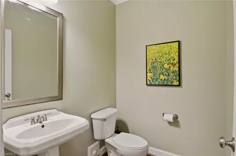 Bath - 3420 Tanglebrook Trl, Clemmons, NC 27012 photo 2 of 3