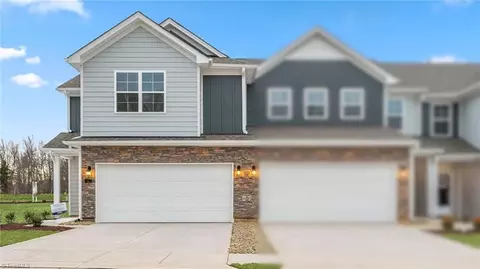 144 Briarwood Ln, Bermuda Run, NC 27009