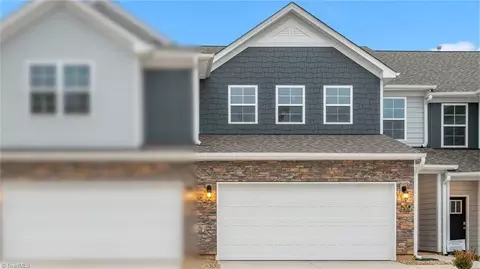 146 Briarwood Ln, Bermuda Run, NC 27006