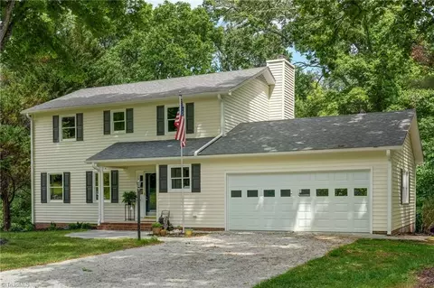 150 Pine Knoll Dr, Mount Airy, NC 27030