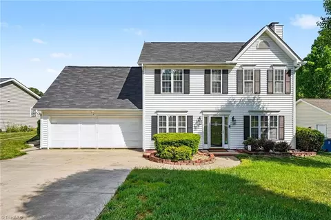3820 Hunt Chase Dr, Greensboro, NC 27407