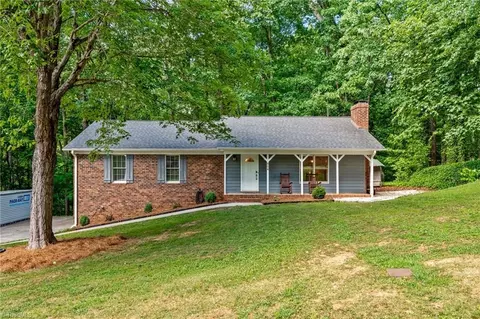 464 Lansdowne Pl, Winston Salem, NC 27107