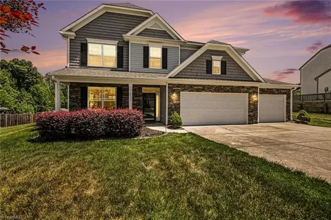 2506 Copperleaf Ct, High Point, NC 27265