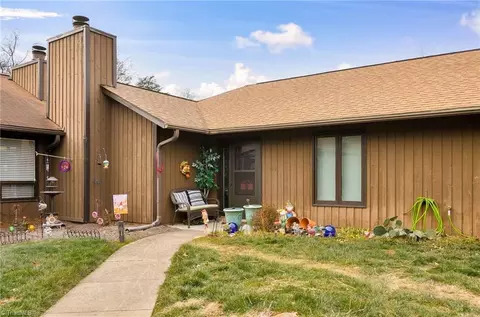 2409 Cottage Pl, Greensboro, NC 27455