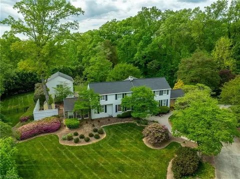 4210 Shattalon Dr, Winston Salem, NC 27106