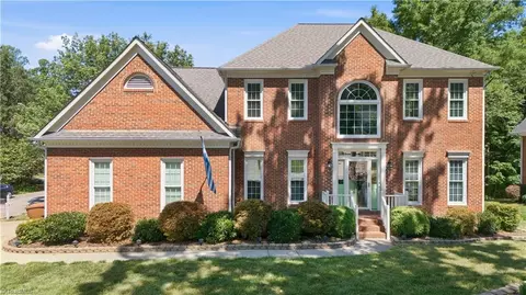 4623 James Crossing Dr, Jamestown, NC 27282