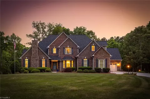 1147 W Nc Highway 62, High Point, NC 27263