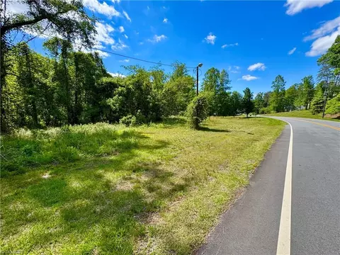 405 Brown Rd, King, NC 27021 photo 6