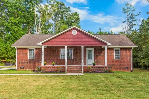 715 Archdale Dr, Lexington, NC 27292