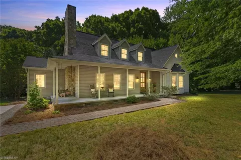 6628 Alley Rd #A, Summerfield, NC 27358