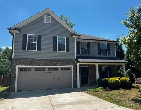 5023 Long Grove Dr, Kernersville, NC 27284