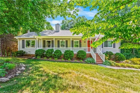 180 Creekside Dr, High Point, NC 27265