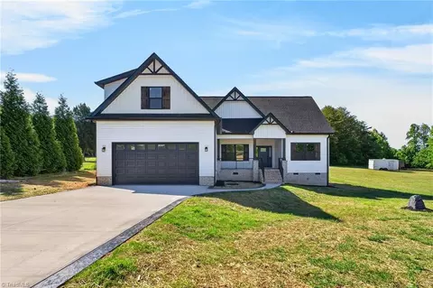 2361 Chaucer Ln, Winston Salem, NC 27107