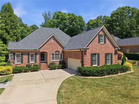 2904 Willow Oak Dr, Greensboro, NC 27408