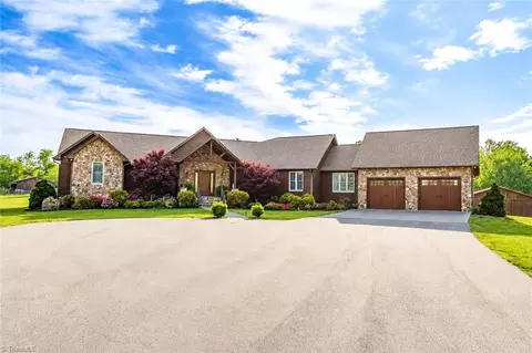 1083 Union Community Rd, Thurmond, NC 28683