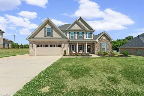 139 Rosewood Dr, Winston Salem, NC 27127