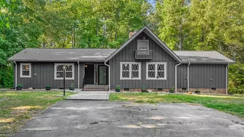 6401 Staffordshire Dr, Archdale, NC 27263