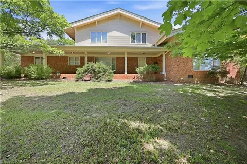 1108 Gatehouse Rd, High Point, NC 27262