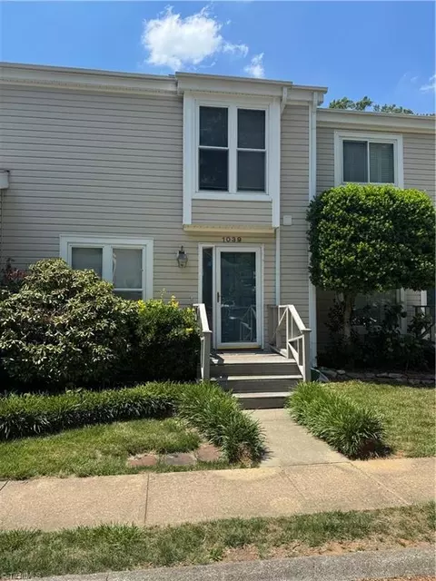 1039 Turtle Rock Ln, Winston Salem, NC 27104