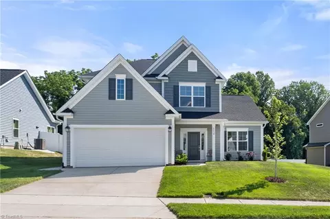 6130 Cirrus Ln, Clemmons, NC 27012