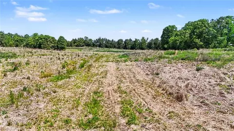 1832 Tysinger Rd, Denton, NC 27239 photo 3