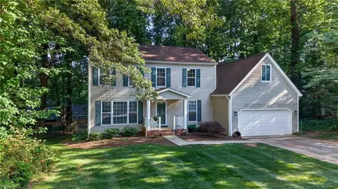 4625 Country Woods Ln, Greensboro, NC 27410