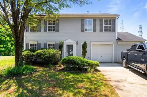 15 Loblolly Ct, Browns Summit, NC 27214