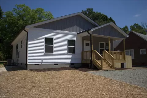 421 Crater St, Burlington, NC 27217