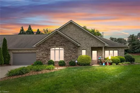 6303 Stone Gables Ct, Jamestown, NC 27282
