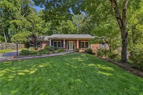 350 Westoak Trl, Winston Salem, NC 27104