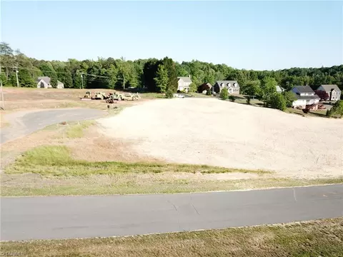 110 Limestone Ct, King, NC 27021 photo 2