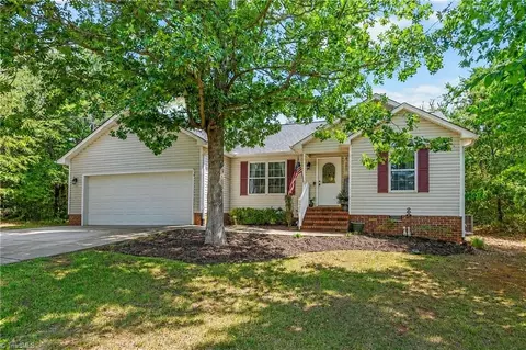 4280 White Oak Dr, Randleman, NC 27317