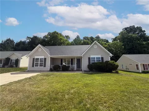 1807 Antler Ct, Greensboro, NC 27406