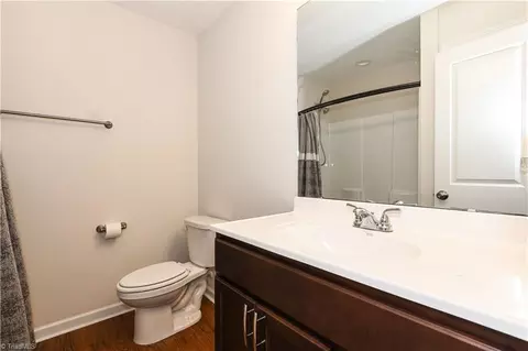 Bath - 3203 Loftyview Dr, High Point, NC 27260 photo 3 of 4