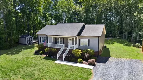 4415 Fairview Farm Rd, Asheboro, NC 27205