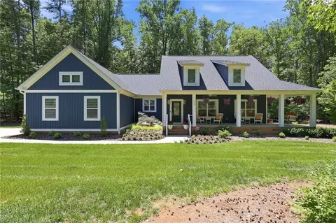 203 Spinnaker Ct, Lexington, NC 27292
