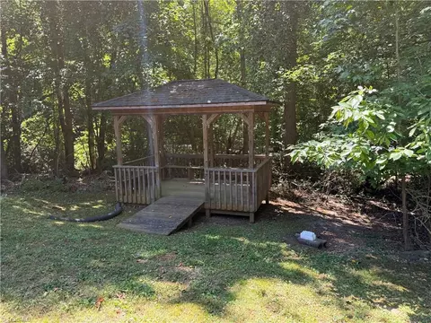 Exterior - 226 Greystone Dr, King, NC 27021 photo 5 of 7